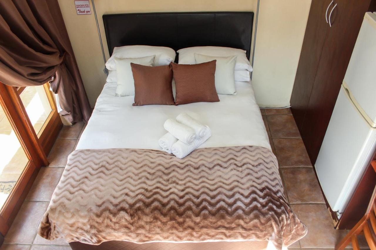 Echo Garden Guesthouse Rustenburg Dış mekan fotoğraf
