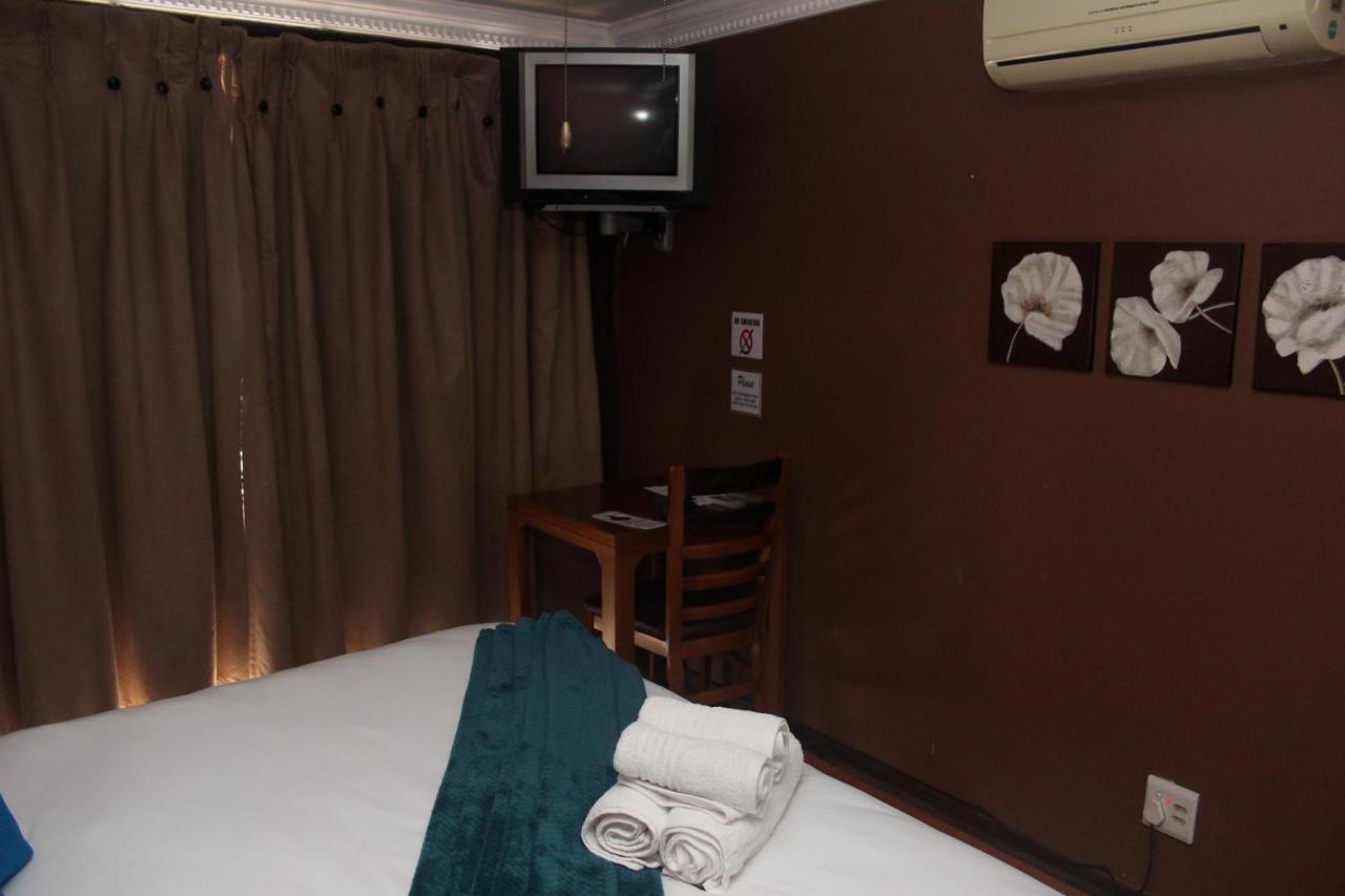 Echo Garden Guesthouse Rustenburg Dış mekan fotoğraf